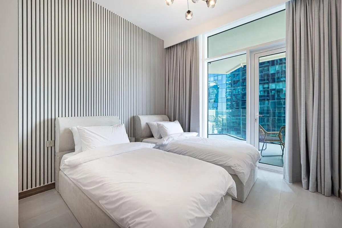 Urban Oasis - 2Br 6Pax - Infinity Pool & Near Metro Apartment Dubai